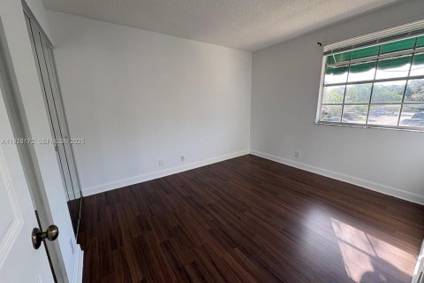 Купить кондоминиум в Бока-Ратон, Флорида 2 спальни, 104.61м2, № 1986788 - фото 27