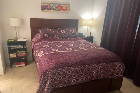 Condominio en venta en Pompano Beach, Florida, 2 dormitorios, 70.61 m2 № 1863785 - foto 11