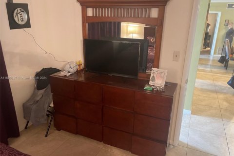 Condominio en venta en Pompano Beach, Florida, 2 dormitorios, 70.61 m2 № 1863785 - foto 10