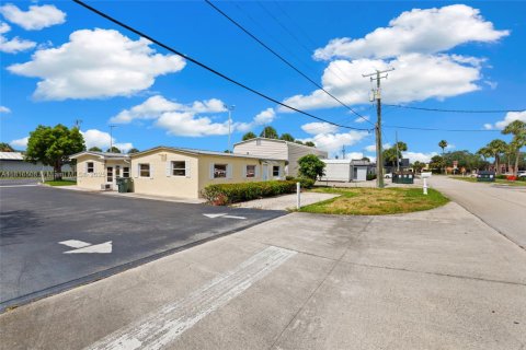 Commercial property in St. Lucie, Florida № 1770408 - photo 26