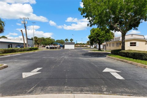 Commercial property in St. Lucie, Florida № 1770408 - photo 25