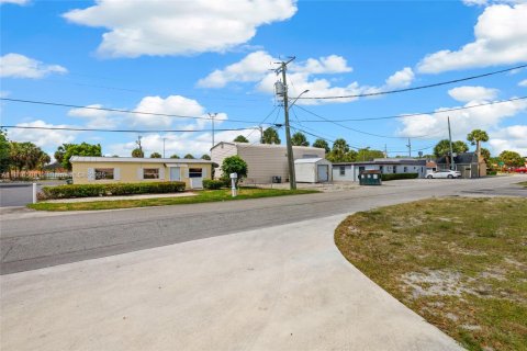 Commercial property in St. Lucie, Florida № 1770408 - photo 23