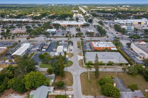 Commercial property in St. Lucie, Florida № 1770408 - photo 10