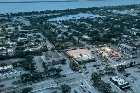 Commercial property in St. Lucie, Florida № 1770408 - photo 4