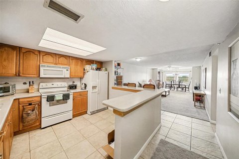 Condominio en venta en Saint Petersburg, Florida, 2 dormitorios, 92.9 m2 № 2108989 - foto 12