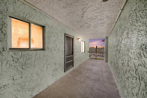 Condominio en venta en Saint Petersburg, Florida, 2 dormitorios, 92.9 m2 № 2108989 - foto 3