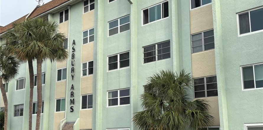 Condominio en Saint Petersburg, Florida, 2 dormitorios  № 2108989