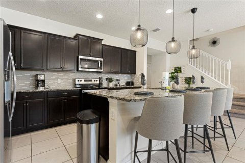 Touwnhouse à vendre à Kissimmee, Floride: 5 chambres, 210.24 m2 № 2406323 - photo 8