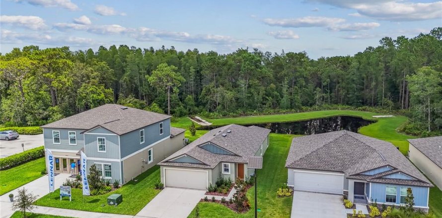 House in ANGELINE in Land O' Lakes, Florida 3 bedrooms, 134.8 sq.m. № 1876014