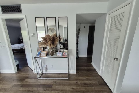 Condominio en venta en Lauderhill, Florida, 2 dormitorios, 111.48 m2 № 2006362 - foto 16