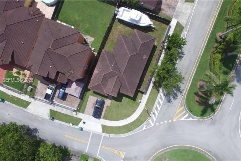 Дом в Хомстед, Флорида 3 спальни, 149.85м2 № 2004876