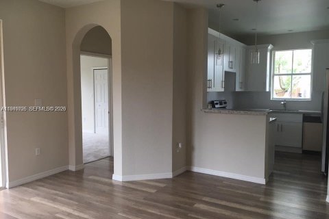 Снять в аренду виллу или дом в Хомстед, Флорида 3 спальни, 149.85м2, № 2004876 - фото 10