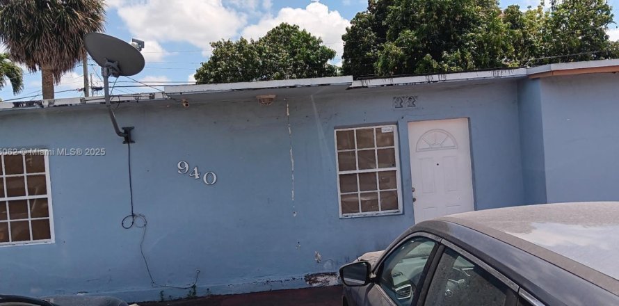 Villa ou maison à Hialeah, Floride 5 chambres, 144.74 m2 № 2055327