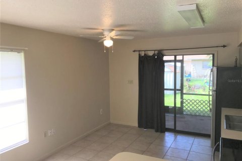 Apartamento en alquiler en Bradenton, Florida, 2 dormitorios, 75.25 m2 № 2198305 - foto 3