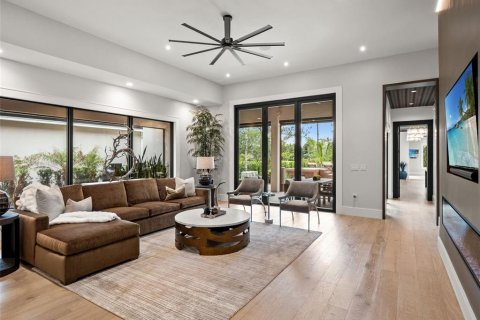 House in Orlando, Florida 4 bedrooms, 318.75 sq.m. № 2097563 - photo 24