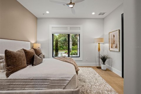 House in Orlando, Florida 4 bedrooms, 318.75 sq.m. № 2097563 - photo 26