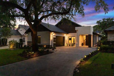 House in Orlando, Florida 4 bedrooms, 318.75 sq.m. № 2097563 - photo 3