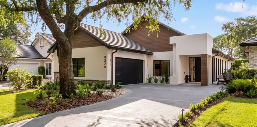 House in Orlando, Florida 4 bedrooms, 318.75 sq.m. № 2097563