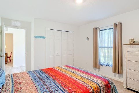 House in Palm Coast, Florida 4 bedrooms, 198.25 sq.m. № 2302540 - photo 16