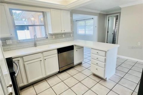 House in Palm Harbor, Florida 2 bedrooms, 100.71 sq.m. № 1900946 - photo 13