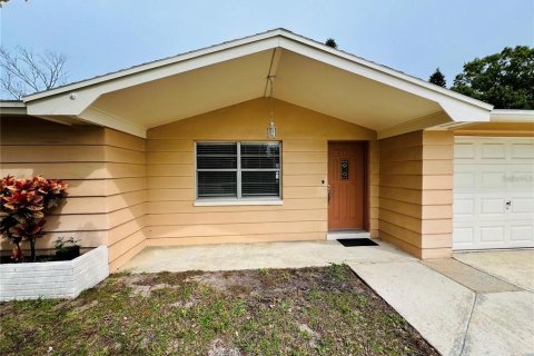 House in Palm Harbor, Florida 2 bedrooms, 100.71 sq.m. № 1900946 - photo 11