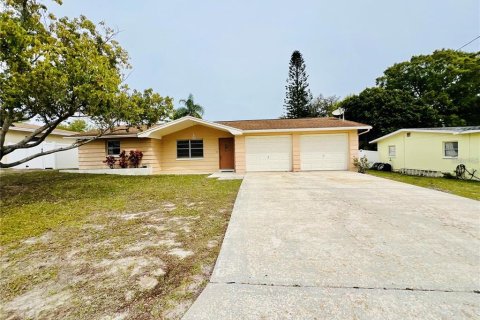 House in Palm Harbor, Florida 2 bedrooms, 100.71 sq.m. № 1900946 - photo 9