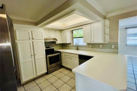 House in Palm Harbor, Florida 2 bedrooms, 100.71 sq.m. № 1900946 - photo 15