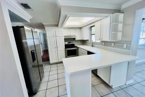 House in Palm Harbor, Florida 2 bedrooms, 100.71 sq.m. № 1900946 - photo 14