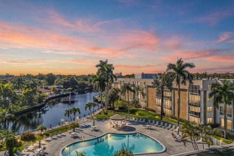 Condo in Oakland Park, Florida, 1 bedroom № 2241074