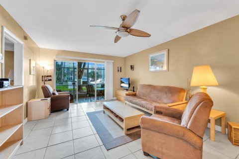 Condo in Oakland Park, Florida, 1 bedroom № 2241074 - photo 8