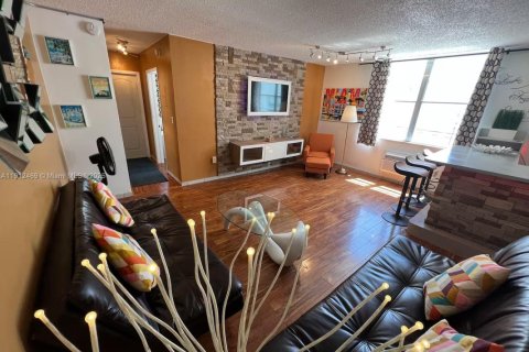 Copropriété à vendre à Miami Beach, Floride: 1 chambre, 57.13 m2 № 1974608 - photo 3