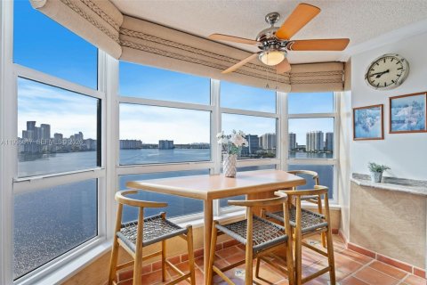 Купить кондоминиум в Авентура, Флорида 3 спальни, 157.38м2, № 1999689 - фото 5