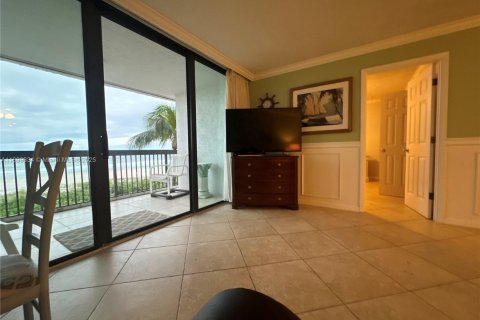 Condo in Pompano Beach, Florida, 2 bedrooms  № 1951213 - photo 22