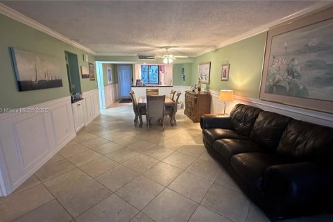 Condo in Pompano Beach, Florida, 2 bedrooms  № 1951213 - photo 20