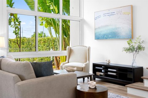 House in Fort Lauderdale, Florida 3 bedrooms, 146.04 sq.m. № 1964183 - photo 2