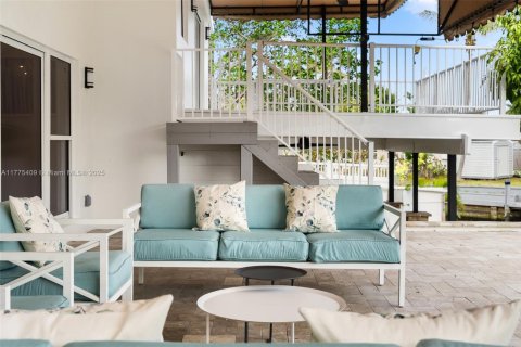 House in Fort Lauderdale, Florida 3 bedrooms, 146.04 sq.m. № 1964183 - photo 21