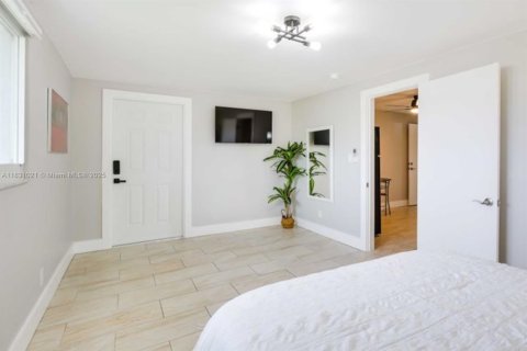 Снять в аренду виллу или дом в Помпано-Бич, Флорида 4 спальни, 160.54м2, № 1807081 - фото 24