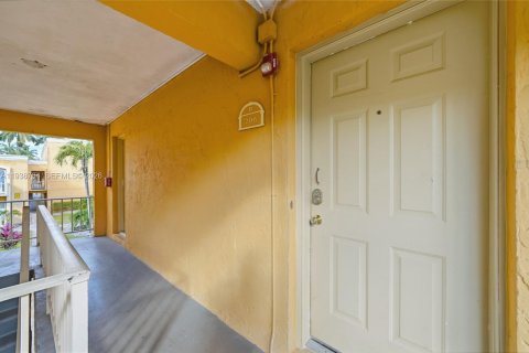 Condo à Hialeah, Floride, 2 chambres  № 2153755