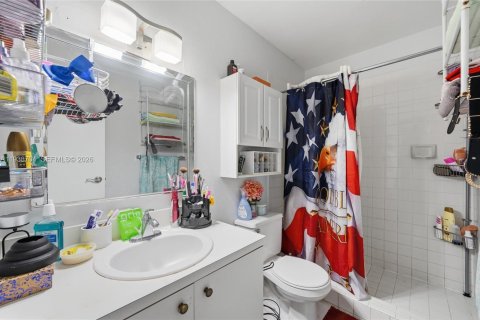 Copropriété à vendre à Hialeah, Floride: 2 chambres, 127.83 m2 № 2153755 - photo 11