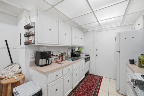 Copropriété à vendre à Hialeah, Floride: 2 chambres, 127.83 m2 № 2153755 - photo 8