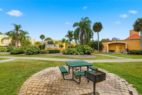 Copropriété à vendre à Hialeah, Floride: 2 chambres, 127.83 m2 № 2153755 - photo 20