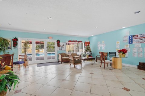 Copropriété à vendre à Hialeah, Floride: 2 chambres, 127.83 m2 № 2153755 - photo 15