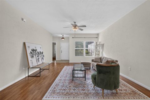 House in Gainesville, Florida 4 bedrooms, 208.66 sq.m. № 2092163 - photo 12