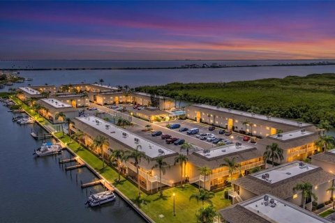 Condominio en Tampa, Florida, 2 dormitorios  № 2115361