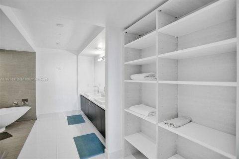 Copropriété à vendre à Sunny Isles Beach, Floride: 2 chambres, 143.16 m2 № 1979476 - photo 23