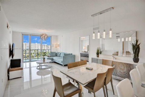 Copropriété à vendre à Sunny Isles Beach, Floride: 2 chambres, 143.16 m2 № 1979476 - photo 11