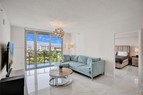 Copropriété à vendre à Sunny Isles Beach, Floride: 2 chambres, 143.16 m2 № 1979476 - photo 1