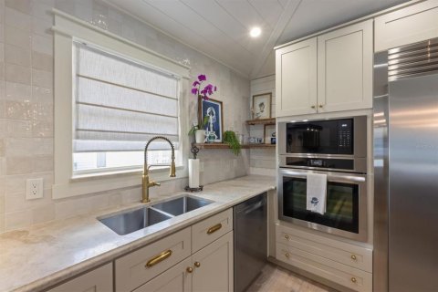 Casa en venta en Holmes Beach, Florida, 3 dormitorios, 180.04 m2 № 1910235 - foto 13