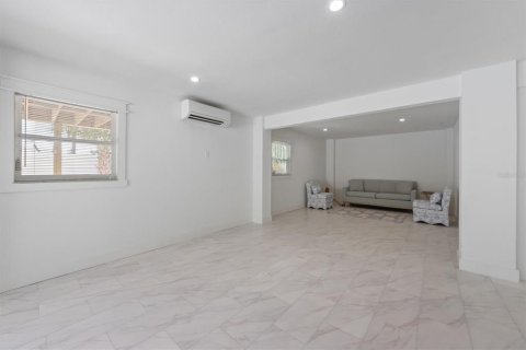 Casa en venta en Holmes Beach, Florida, 3 dormitorios, 180.04 m2 № 1910235 - foto 28