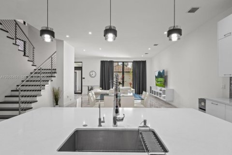 Купить виллу или дом в Дорал, Флорида 4 спальни, 371.14м2, № 2186183 - фото 14